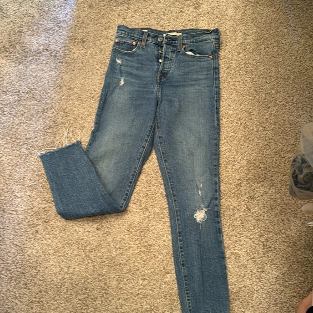 Levi Wedgie Fit Straight Ankle Jean